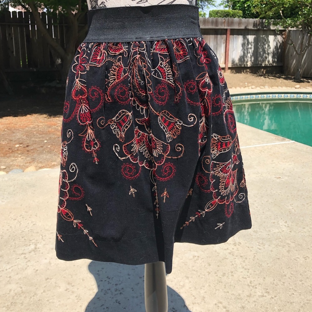 NOTICE skirt